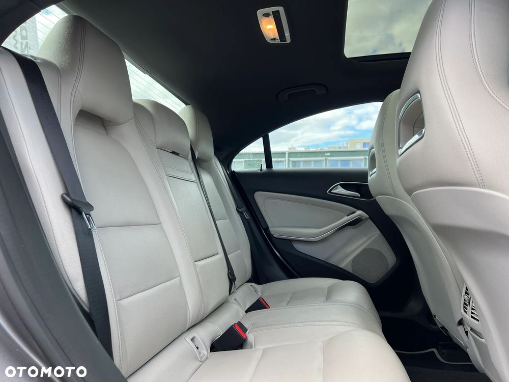 Mercedes-Benz CLA 250 7G-DCT - 30