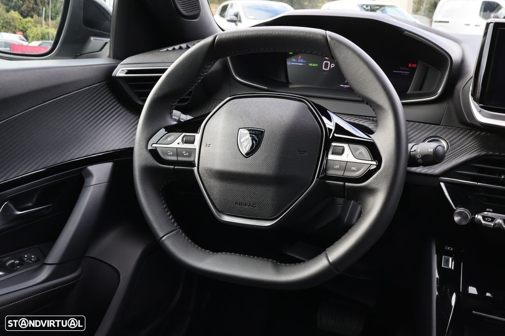 Peugeot e-2008 54 kWh Allure - 8
