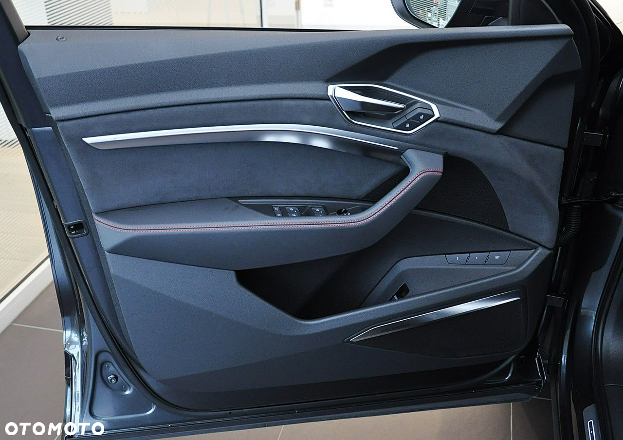 Audi Q8 - 24