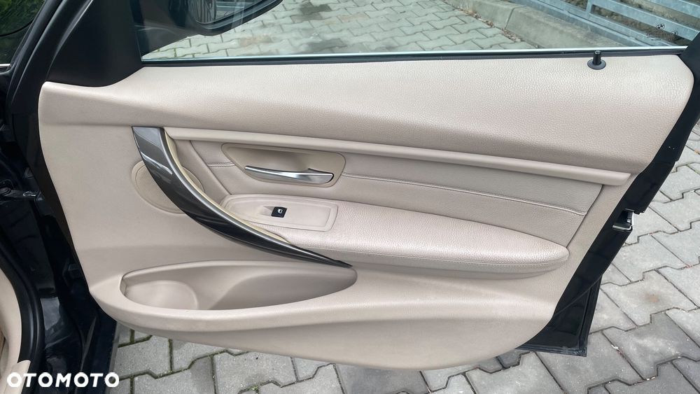 BMW Seria 3 316d - 19