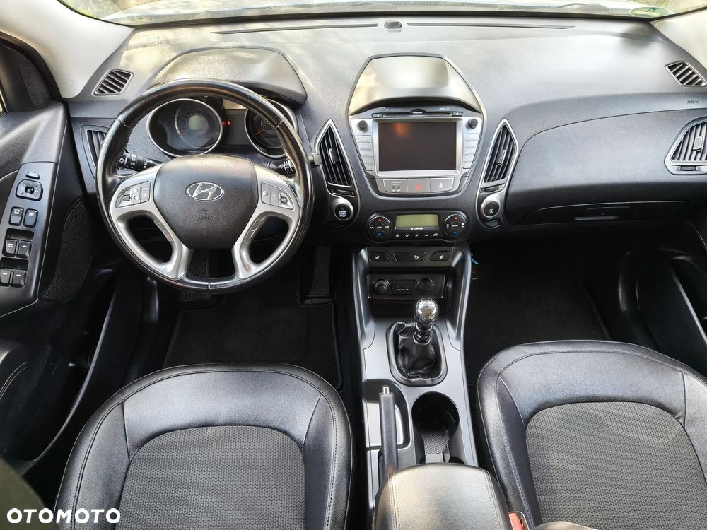 Hyundai ix35 1.6 2WD Fifa World Cup Edition - 6