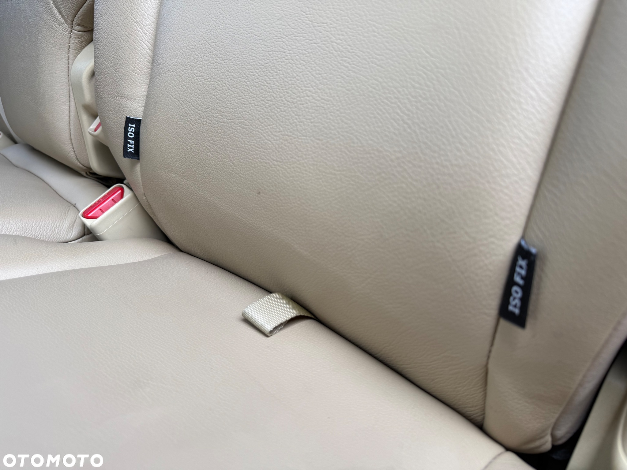 Toyota Land Cruiser - 22