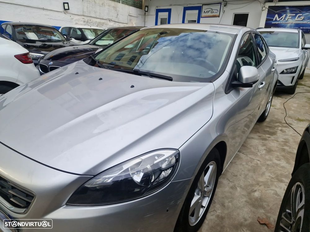 Volvo V40 D2 Geartronic Kinetic - 4