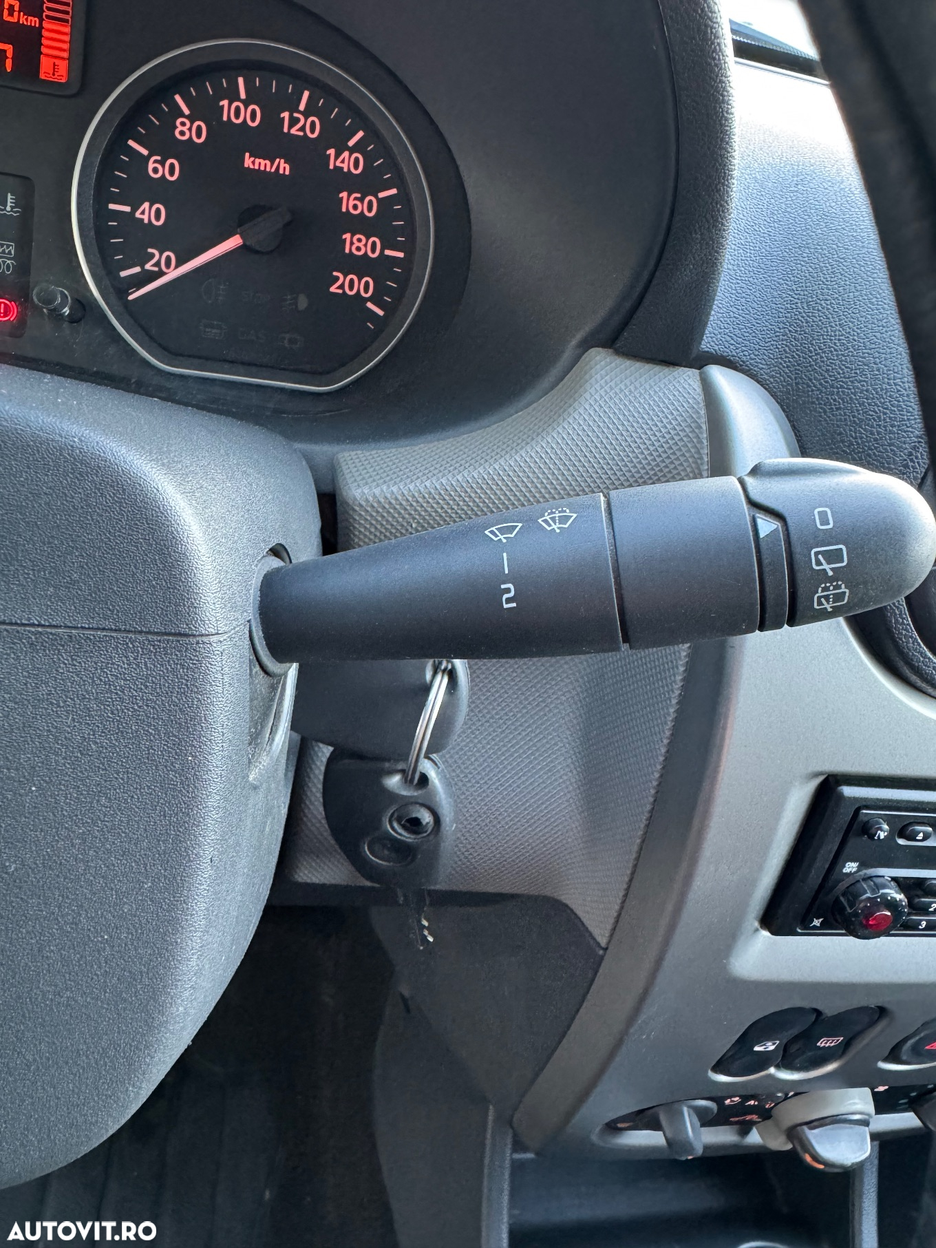 Dacia Sandero 1.2 16V 75 Celebration - 24