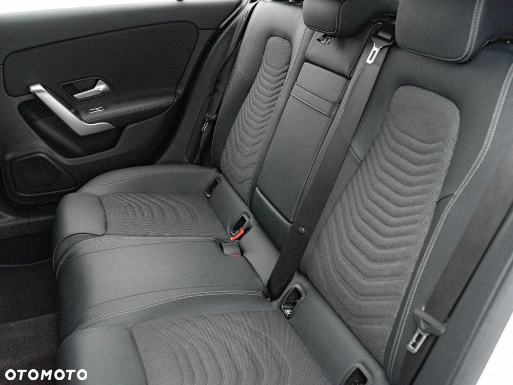 Mercedes-Benz Klasa A 200 Progressive 7G-DCT - 25