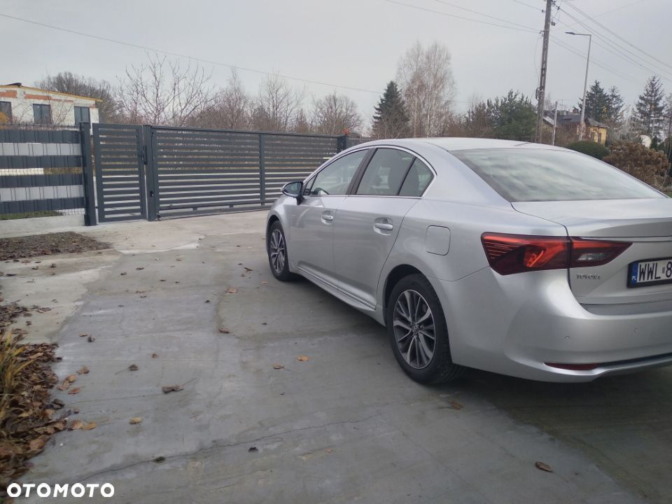 Toyota Avensis 2.0 D-4D Selection - 3