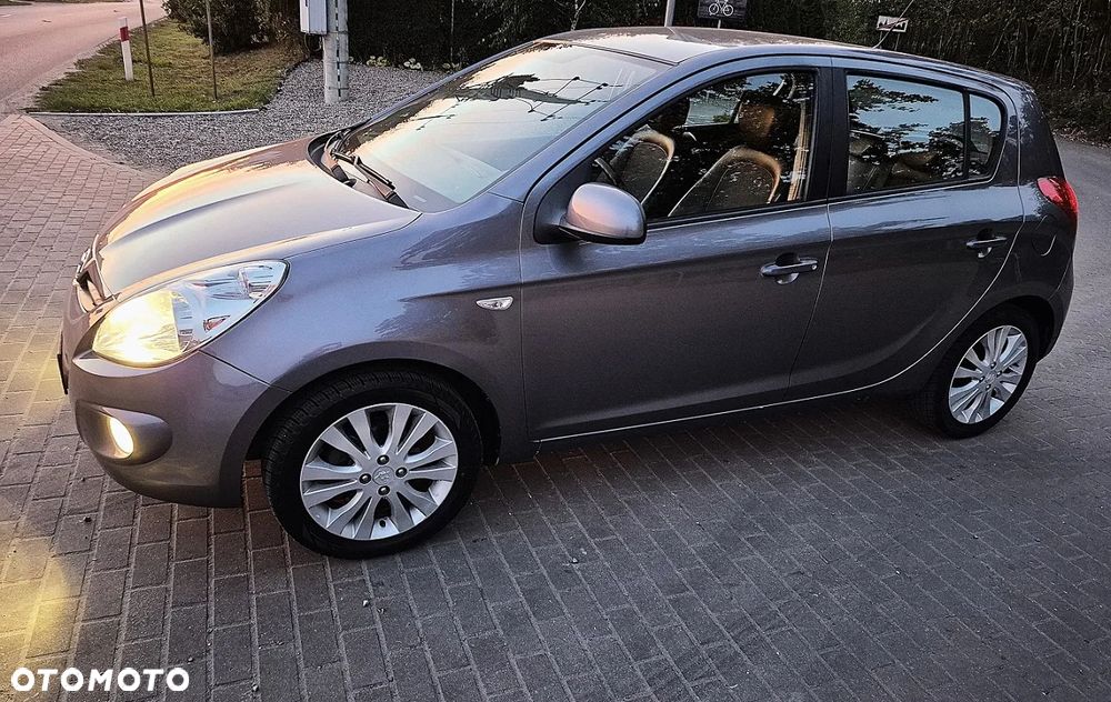 Hyundai I20 2009 photo 3