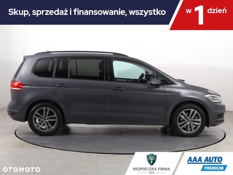 Volkswagen Touran - 8