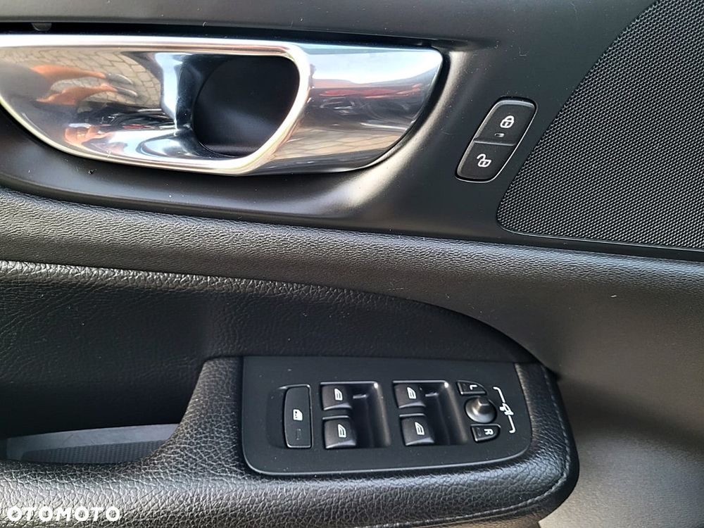 Volvo V60 D3 Geartronic Momentum Pro - 18