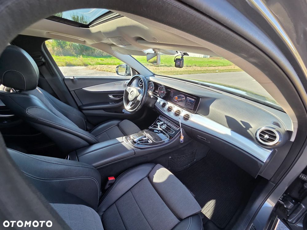 Mercedes-Benz Klasa E 220 d 4-Matic All-Terrain - 9
