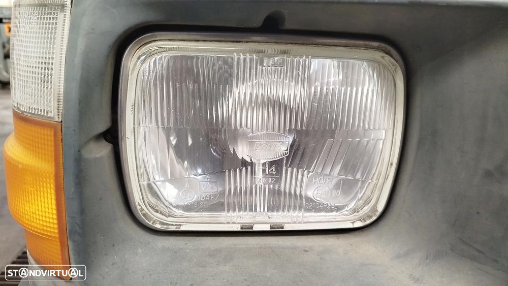 Ótica / farol direita TOYOTA HiAce III (YH7_, LH6_, LH7_, LH5_, YH5_, YH6_) - 1
