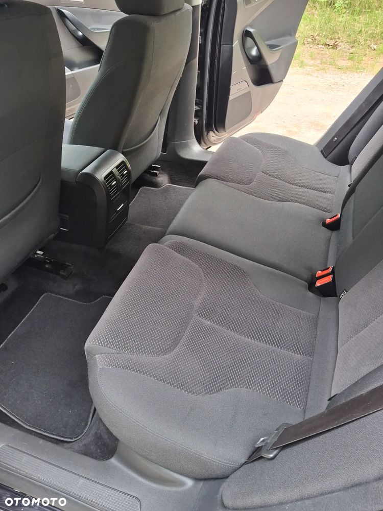 Volkswagen Passat - 15