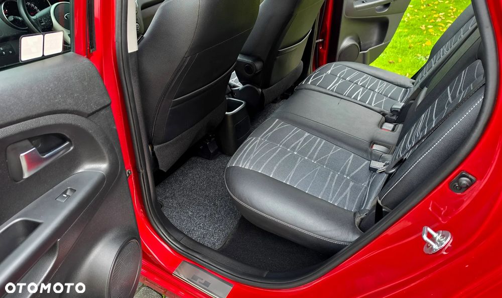 Kia Venga 1.6 Business Line - 24