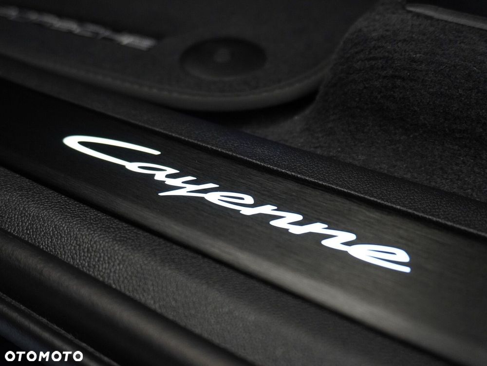 Porsche Cayenne Black Edition - 22