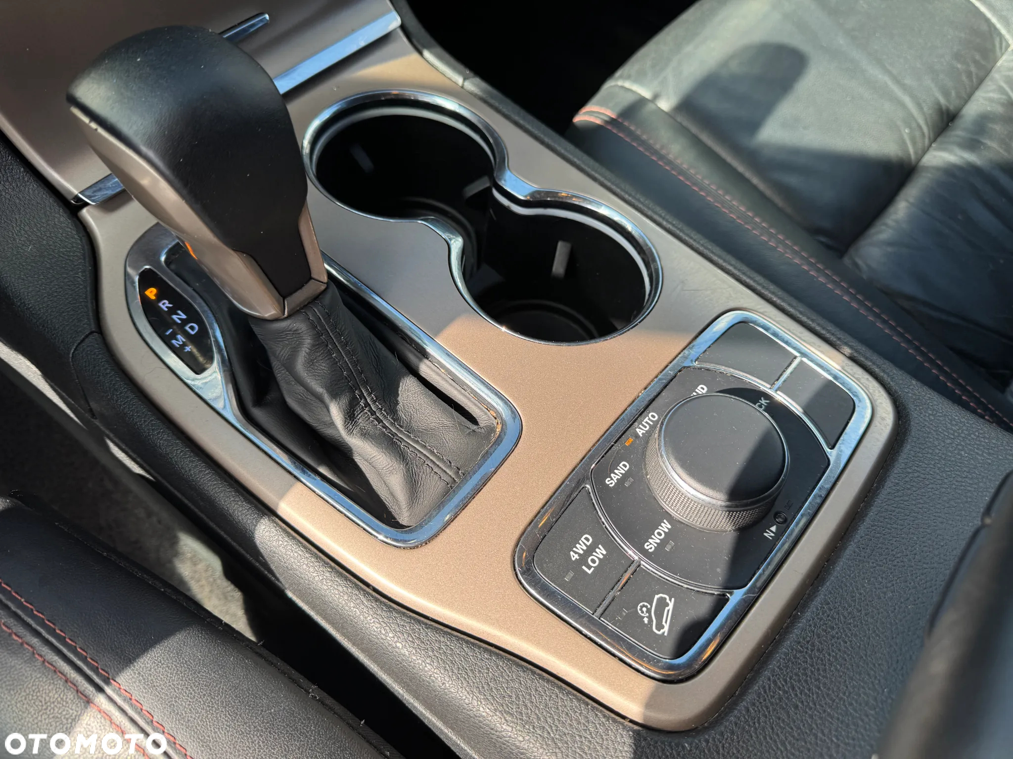 Jeep Grand Cherokee 5.7 V8 HEMI Overland - 15