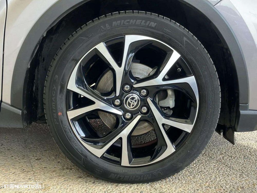 Toyota C-HR 2.0 Hybrid Square Collection - 18