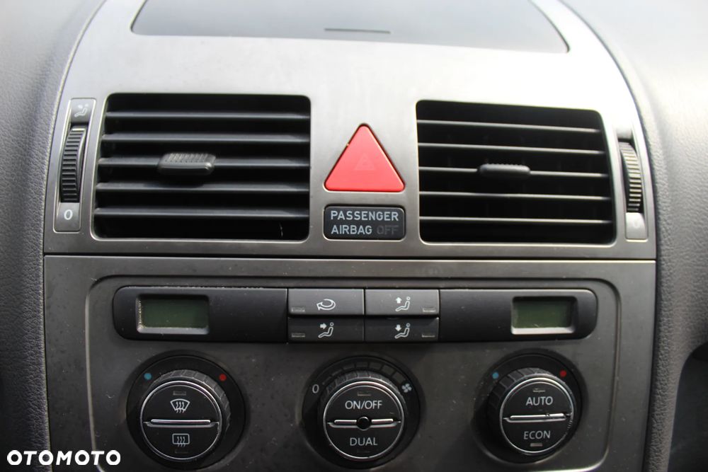 Volkswagen Touran - 8