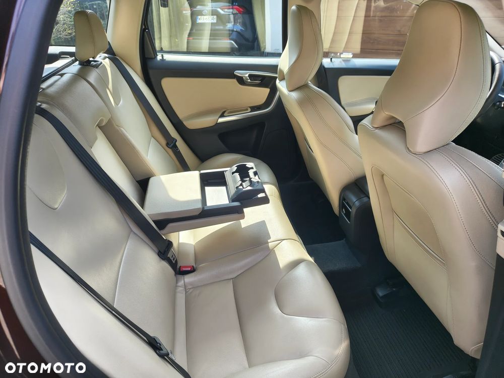 Volvo XC 60 D4 AWD Summum - 10