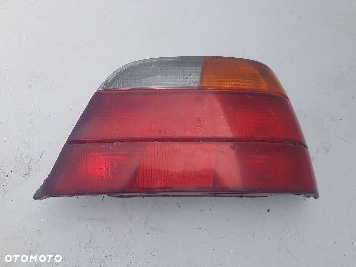 LAMPA PRAWY PRAWA TYŁ TYLNA BMW 7 E38