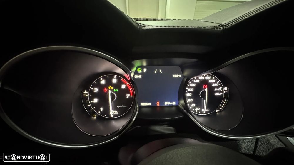 Alfa Romeo Stelvio 2.0 Turbo 16V AT8-Q4 Executive - 8
