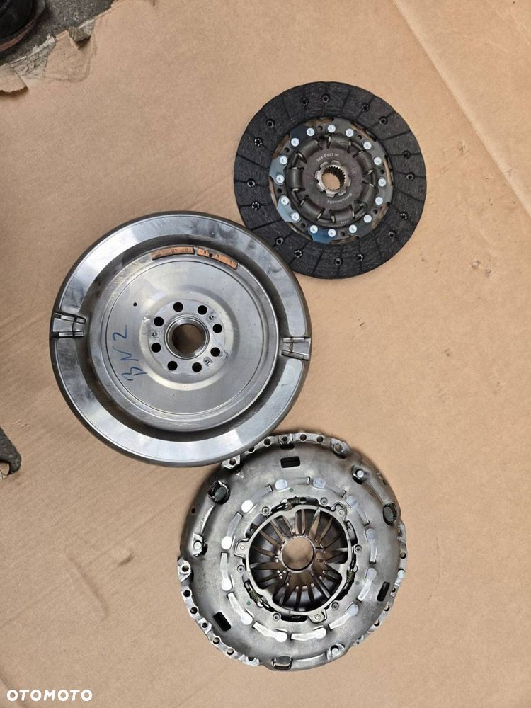 koło dwumasowe sprzęgło docisk komplet luk 415027110 vw t5 2.5 tdi - 1