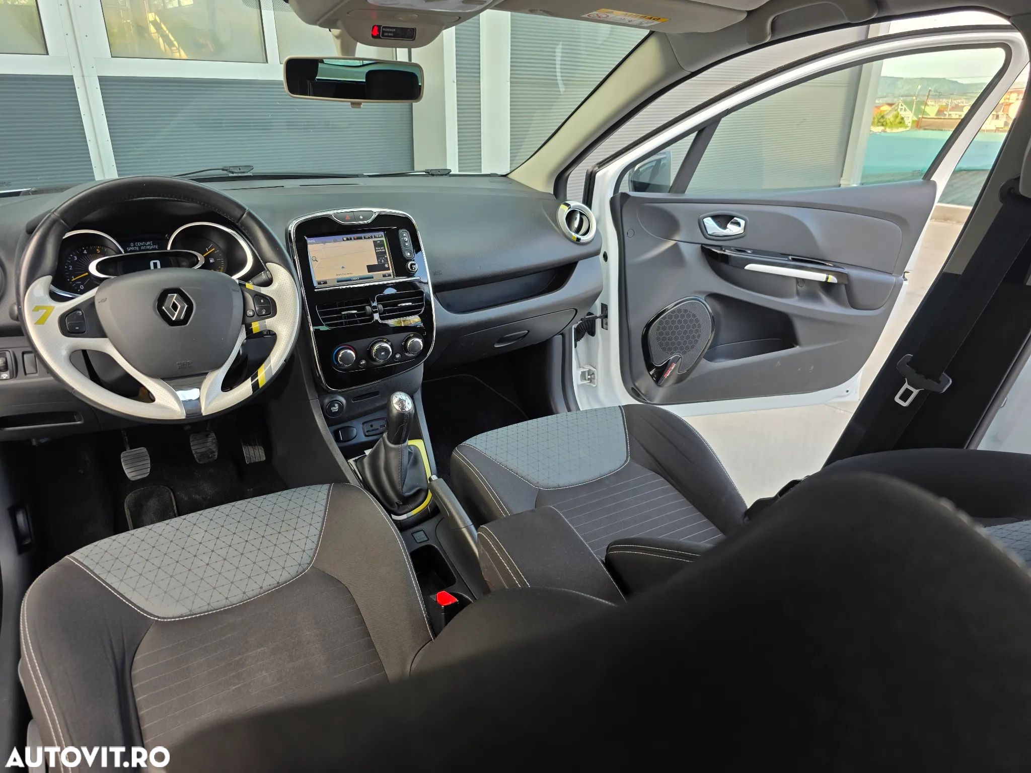 Renault Clio dCi 90 Dynamique - 21