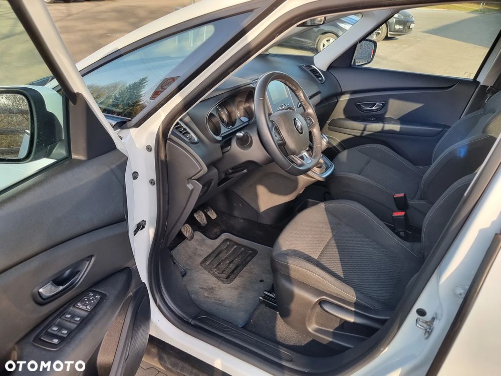 Renault Grand Scenic - 12