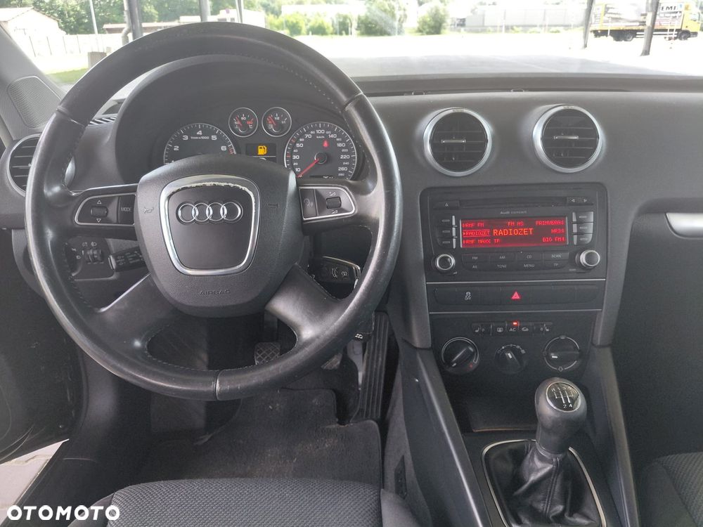 Audi A3 Sportback 1.6 Ambiente - 18