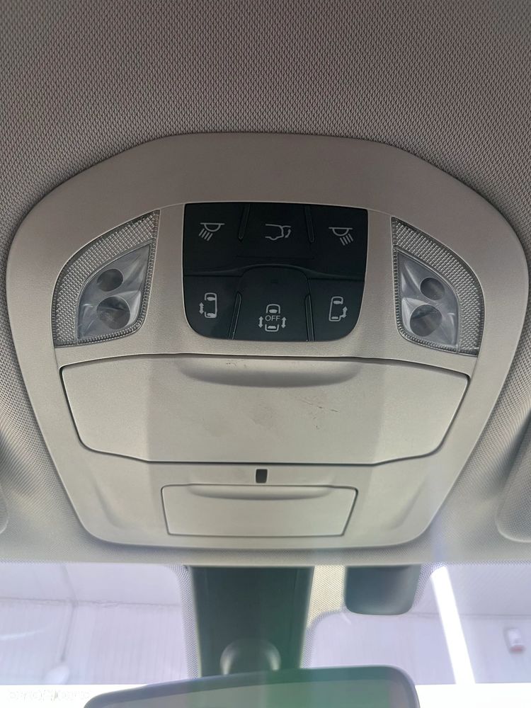 Chrysler Pacifica - 24
