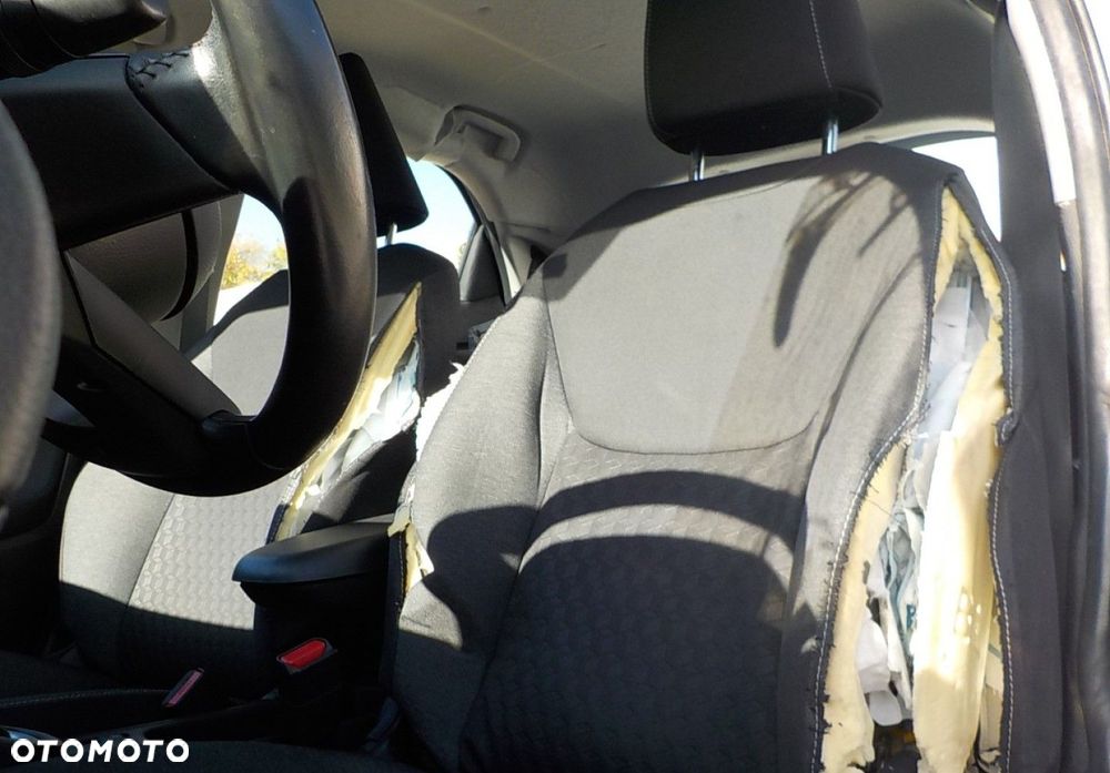 Toyota Yaris - 16