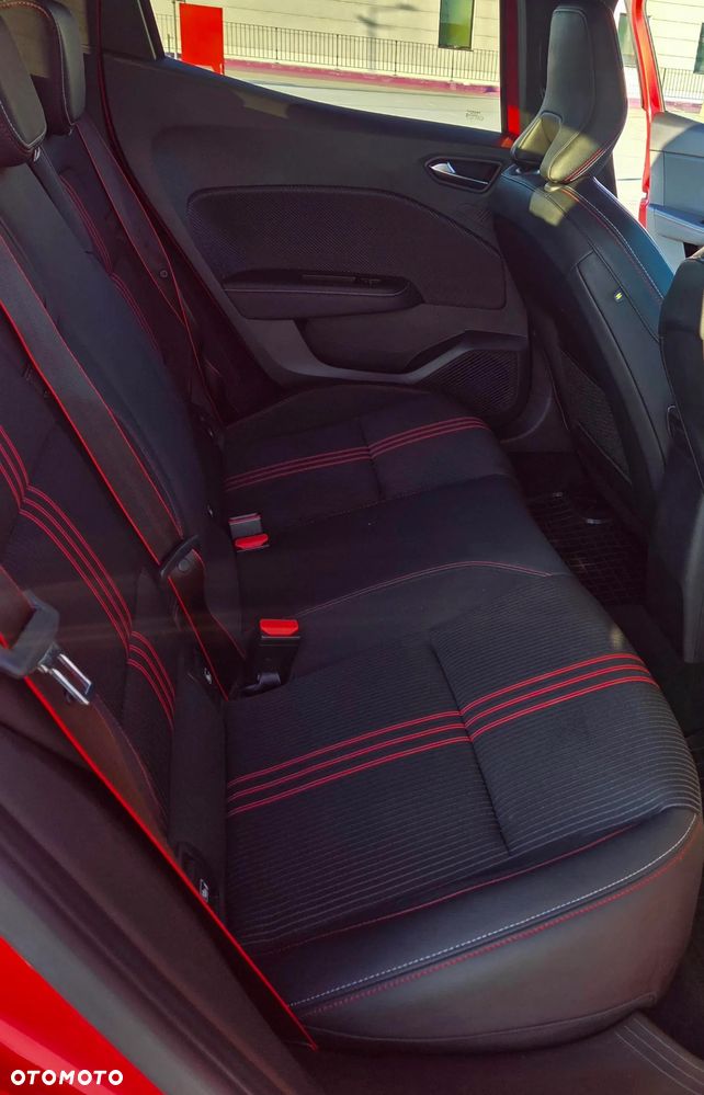 Renault Clio - 10