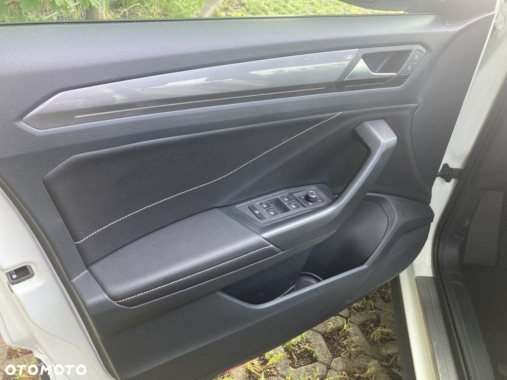 Volkswagen T-Roc 1.5 TSI Style - 24