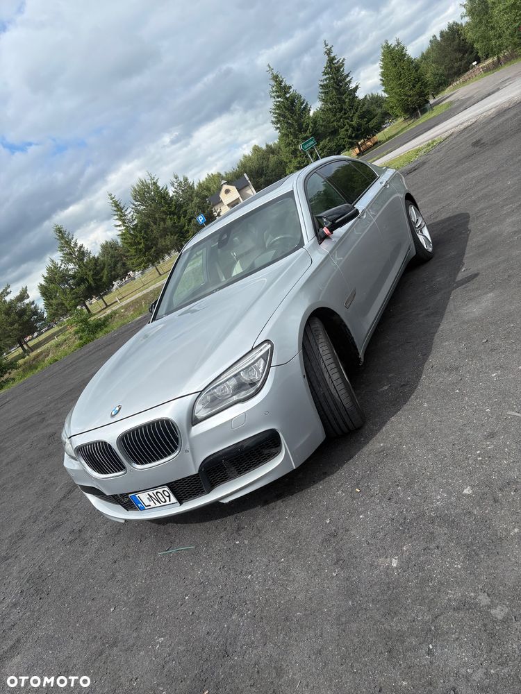 BMW Seria 7 750Li - 6