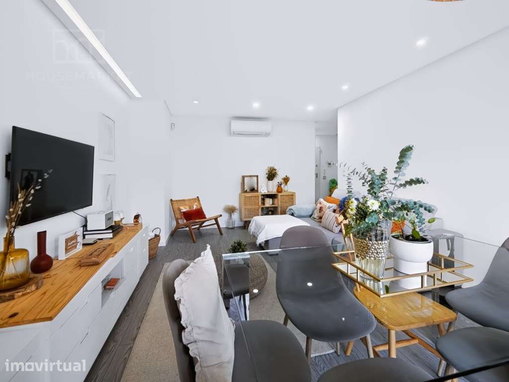 APARTAMENTO T2 (96,00m²) COMO NOVO PRONTO PARA ENTRAR E VIVER! - Grande imagem: 2/25