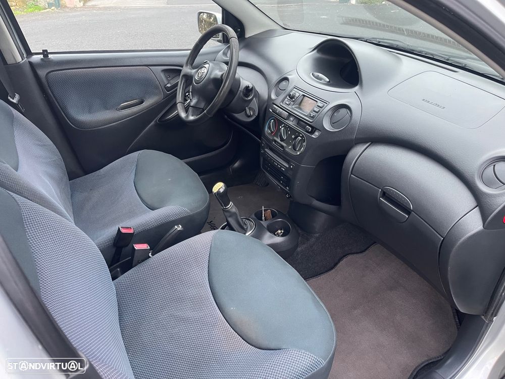 Toyota Yaris 1.0 Terra AC - 9