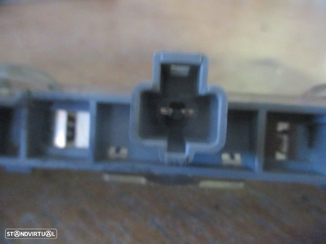 Farol Tras Stop2595 TOYOTA AURIS 2008 2.0D4D 126CV 5P CINZA  3 Stop TOYOTA AURIS 1 PHASE 1 2009 2.0 D4D 126CV 5P AZUL 3ºSTOP TOYOTA AURIS 1 FASE 1 2007 1.6I 125CV 5P PRETO - 2