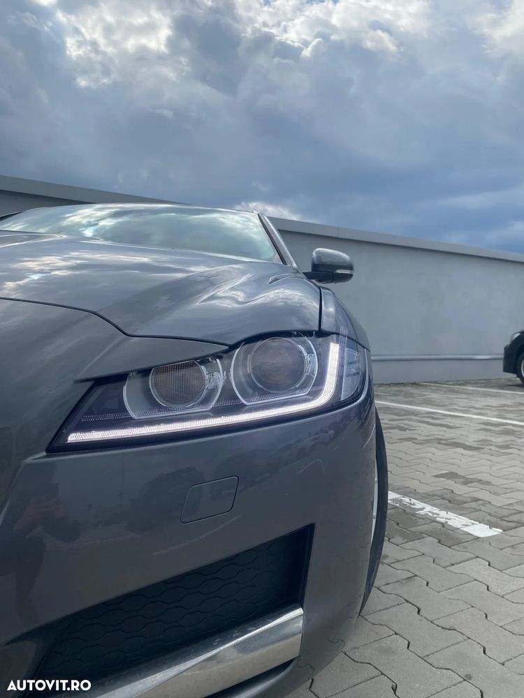 Jaguar XF 20d RWD E-Performance Prestige - 2