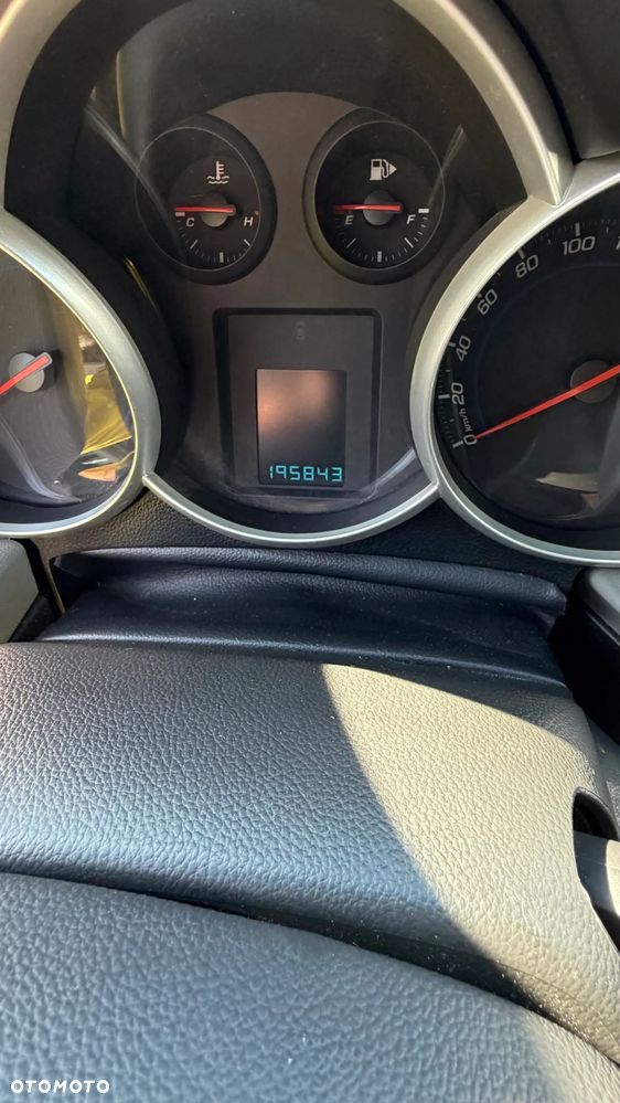 Chevrolet Cruze 1.8 LS+ - 5