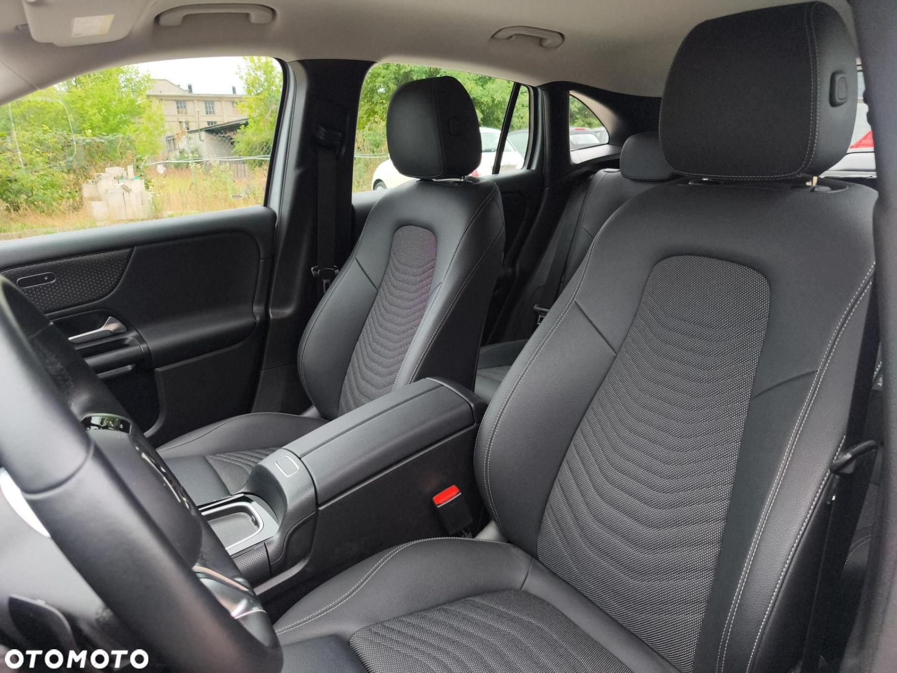 Mercedes-Benz GLA - 10
