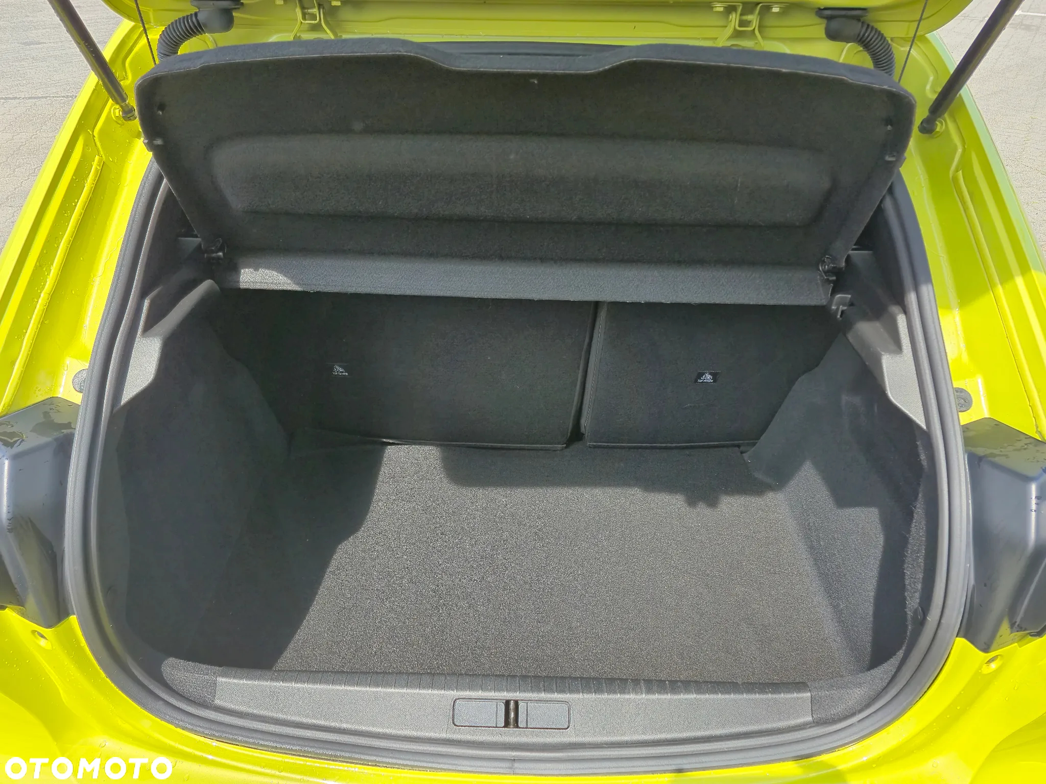 Peugeot 208 e-208 46.3kWh Allure - 16