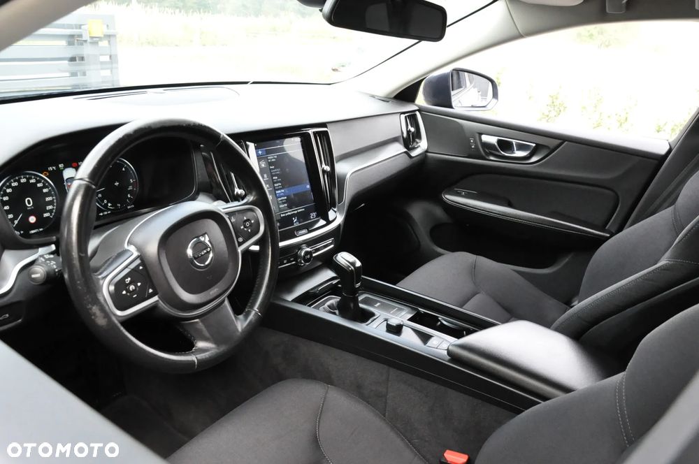 Volvo V60 D3 SCR Momentum - 28
