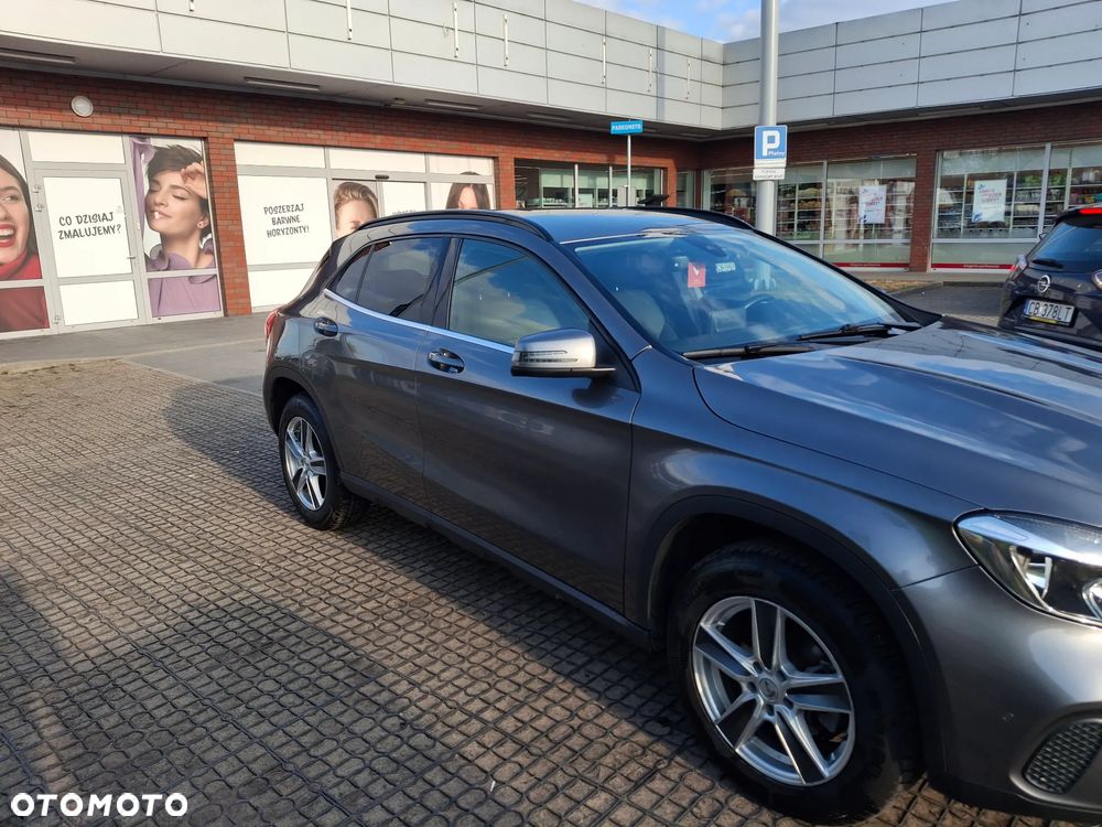 Mercedes-Benz GLA 180 7G-DCT Edition 1 - 2