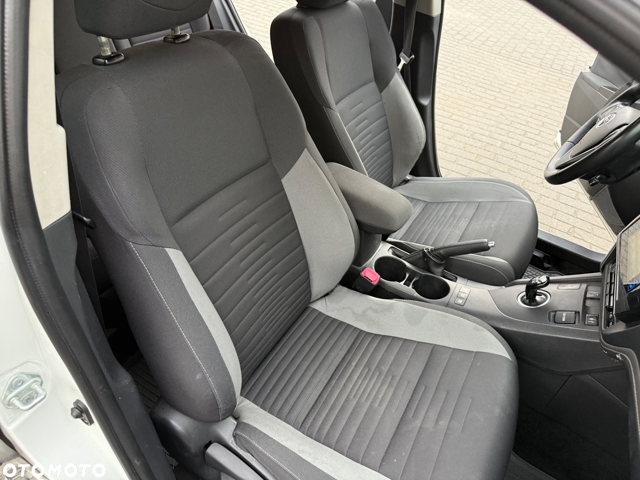 Toyota Auris Hybrid 135 Comfort - 25