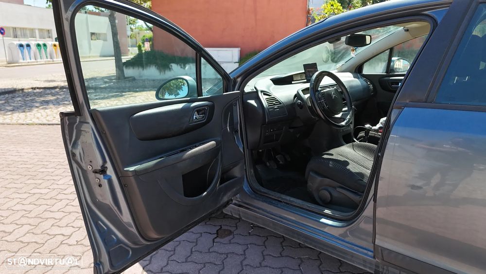 Citroën C4 1.4 16V SX - 14