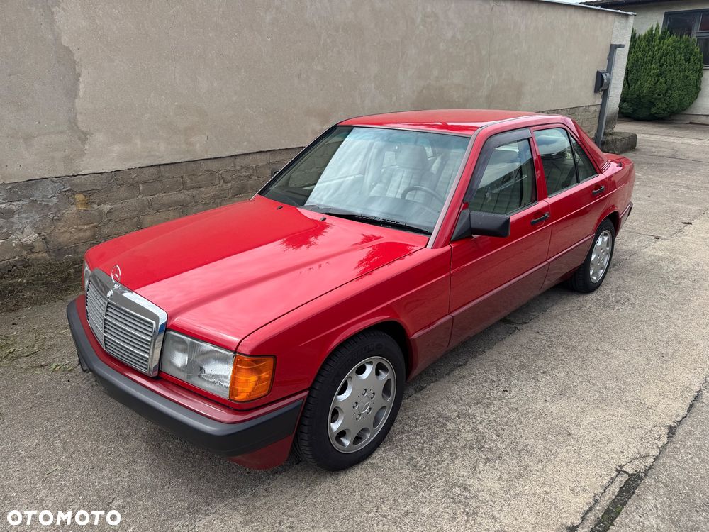 Mercedes-Benz W201 (190) - 1