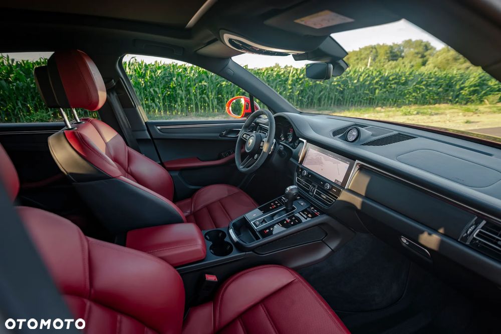 Porsche Macan T - 32