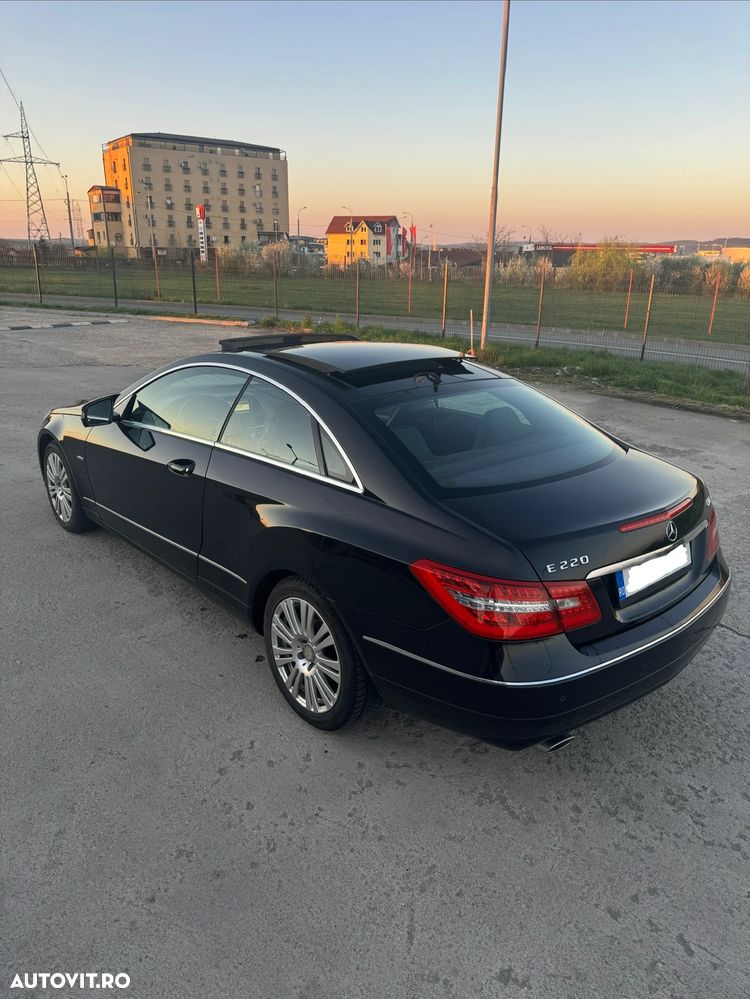 Mercedes-Benz E 220 CDI DPF BlueEFFICIENCY 7G-TRONIC Elegance - 2