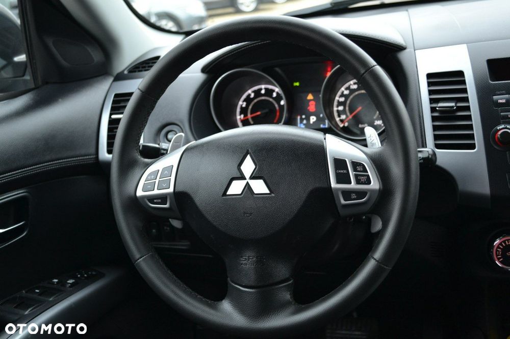 Mitsubishi Outlander 2.0 Intense 2WD CVT - 12