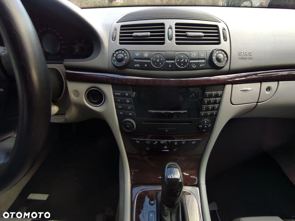 Mercedes-Benz Klasa E - 21