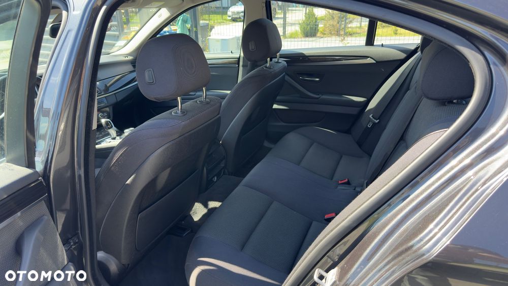 BMW Seria 5 528i xDrive Modern Line - 18